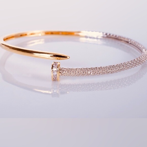 Jewelry - GOLD NAIL BANGLE